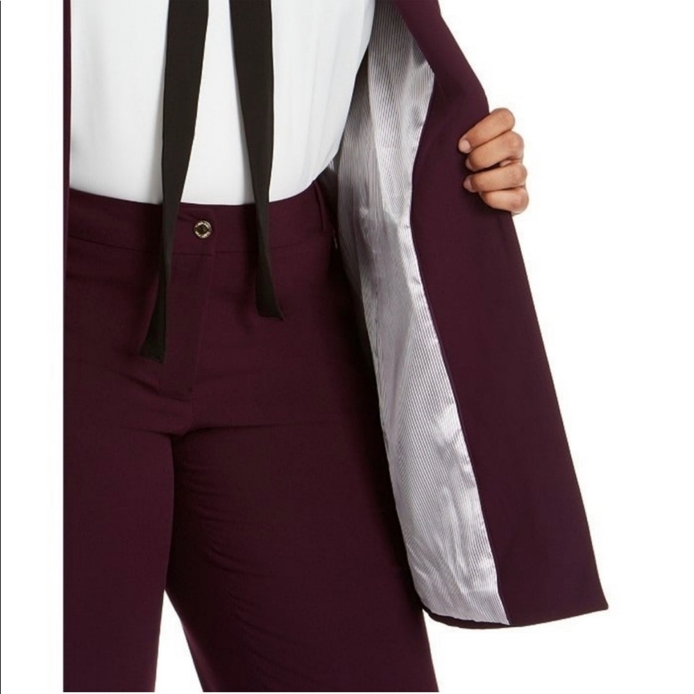 Calvin Klein - Picture 3 of 6
